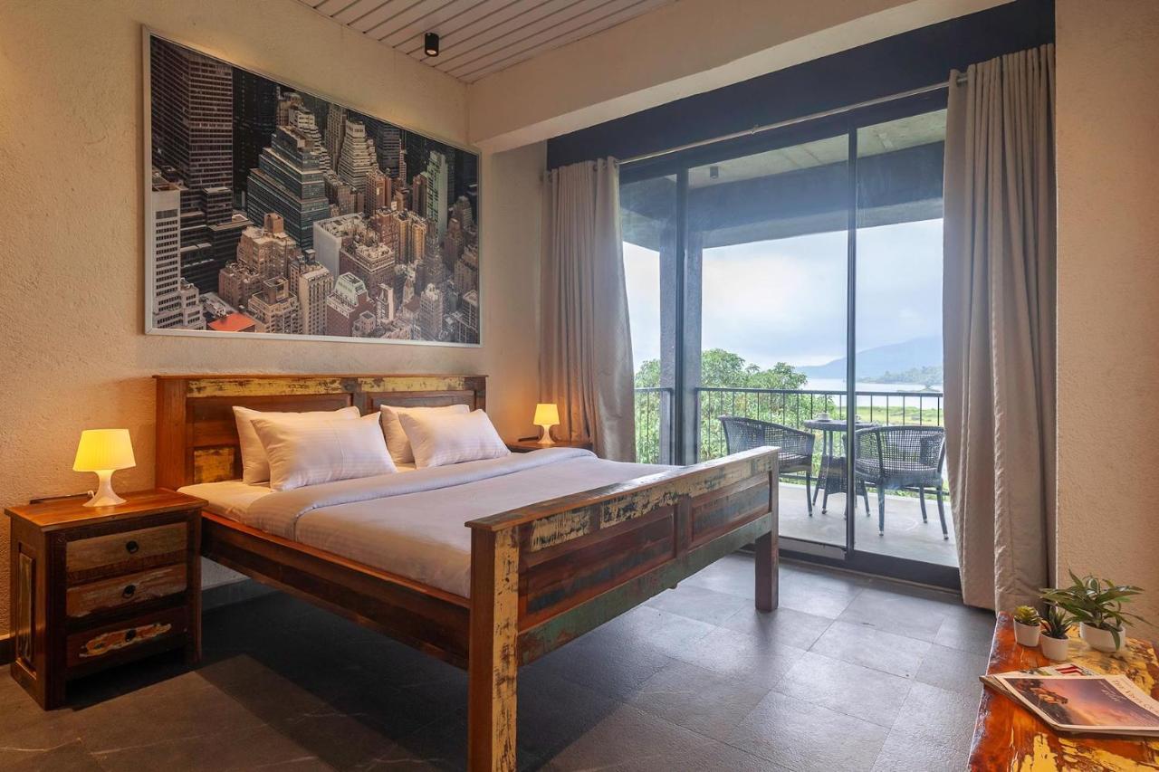 Sunset Boulevard By Stayvista - Lakeside Villa With Pet-Friendly Ambiance, Deck, Terrace, Plunge Pool & Modern Flair Karjat Exterior foto