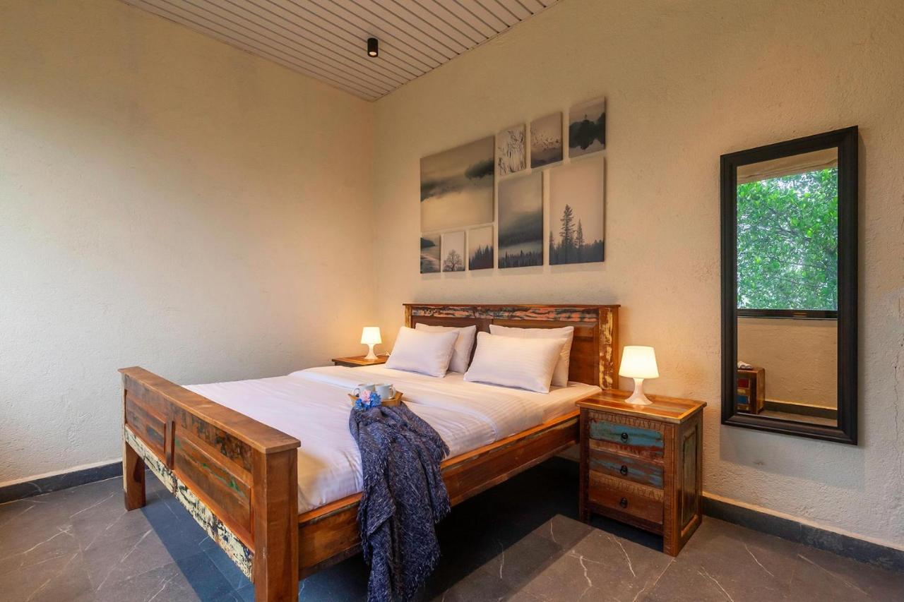 Sunset Boulevard By Stayvista - Lakeside Villa With Pet-Friendly Ambiance, Deck, Terrace, Plunge Pool & Modern Flair Karjat Exterior foto